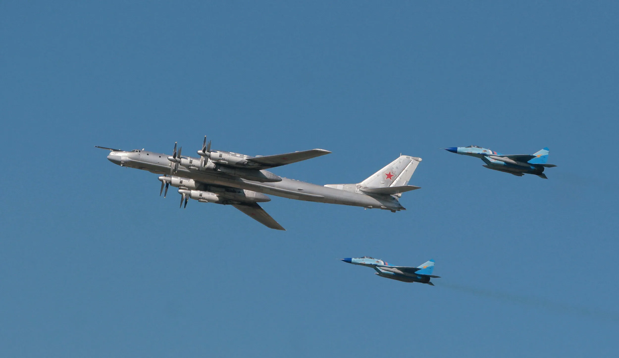 Российский самолет Ту-95МС