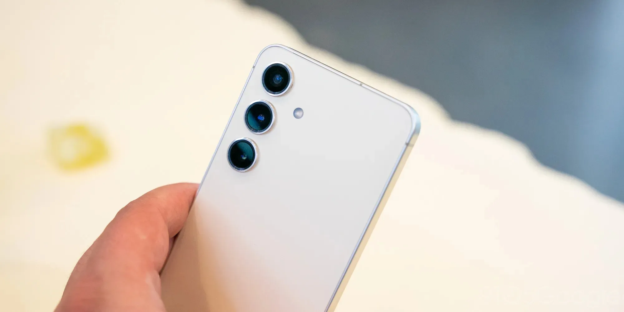 Камеры Galaxy S24 и S24+ Камеры Galaxy S24 и S24+