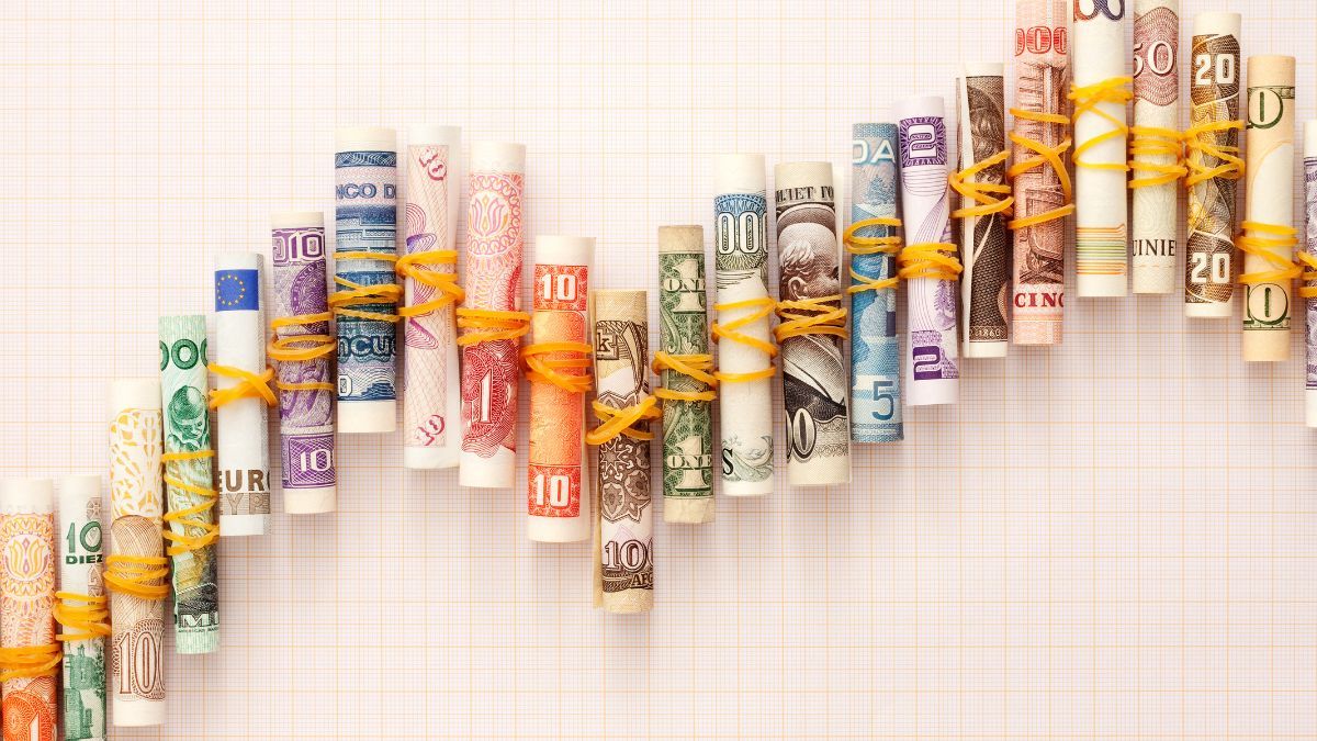 Попит на валюту зростає Попит на валюту зростає