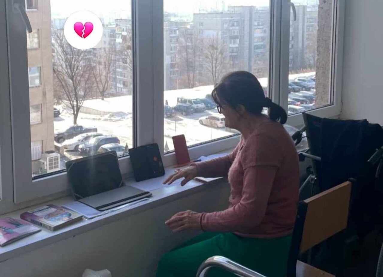 Воїни на реабілітації- вчителька провела урок математики з лікарняної палати сина Воїни на реабілітації- вчителька провела урок математики з лікарняної палати сина