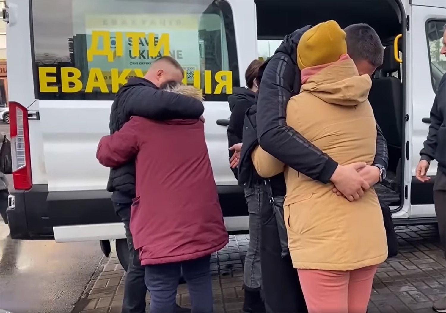 Україна повернула 4 викрадених Росією дітей 