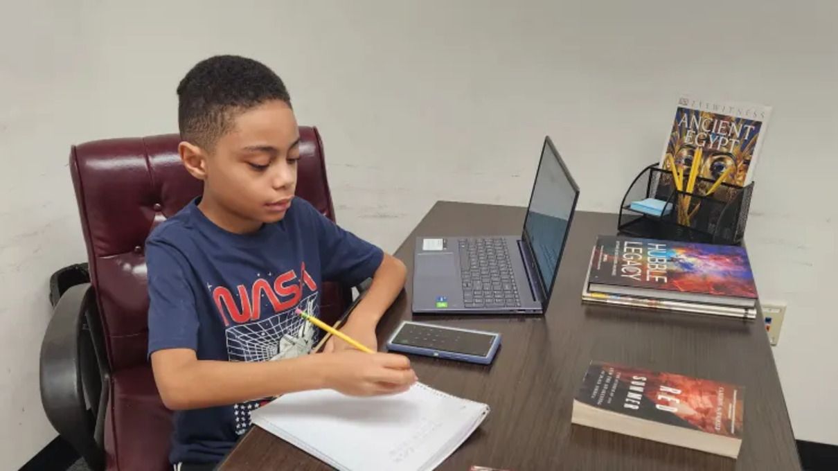 Як виховати генія - у США хлопчик закінчив школу у 9 років - у чому його секрет