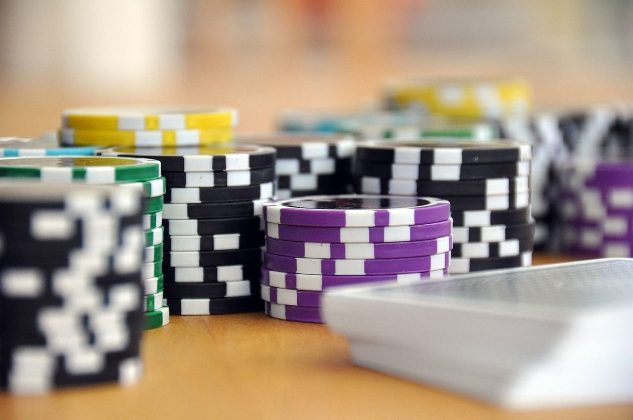 Голова федерації покеру влаштовував підпільні азартні ігри 
