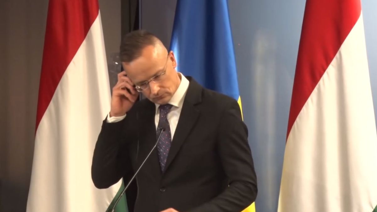 Сийярто ответил, начнет ли Венгрия поставлять оружие Украине - 24 Канал