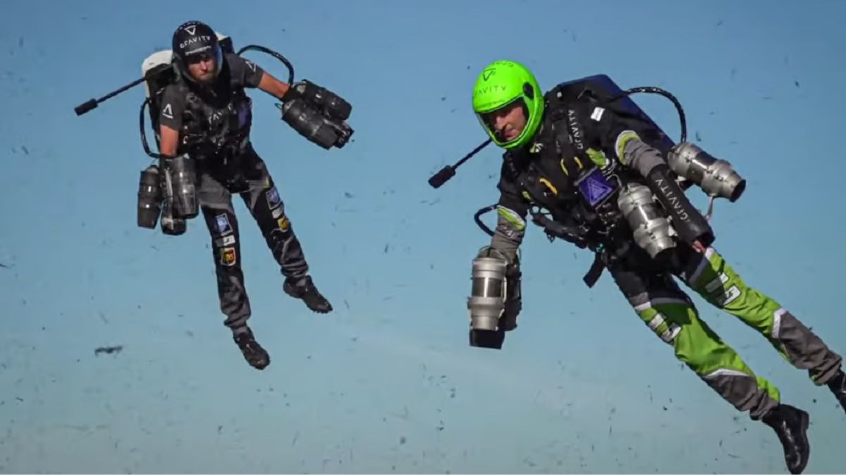 Первая в мире гонка на реактивных ранцах пройдет в Дубае Первая в мире гонка на реактивных ранцах пройдет в Дубае