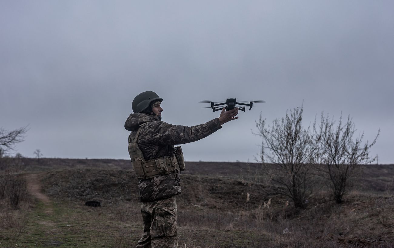 Пограничники FPV-дроном атаковали россиян