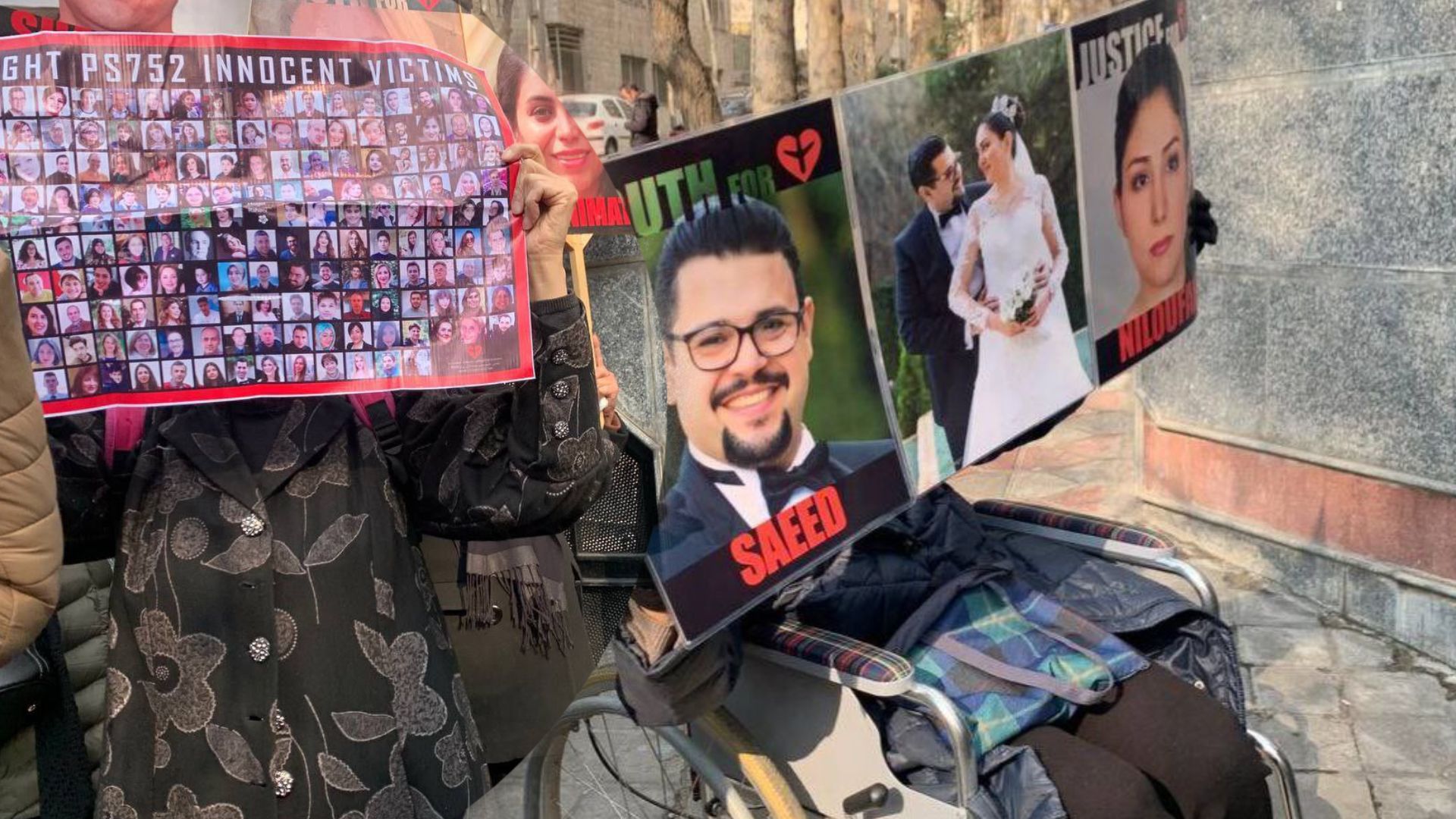 Мітинг рідних загиблих пасажирів рейсу PS752 розігнали Мітинг рідних загиблих пасажирів рейсу PS752 розігнали