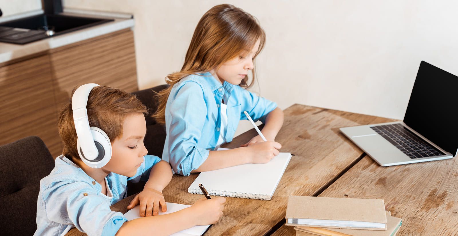 Карантин в школах - на Ривненщине ученики будут учиться дистанционно Карантин в школах - на Ривненщине ученики будут учиться дистанционно