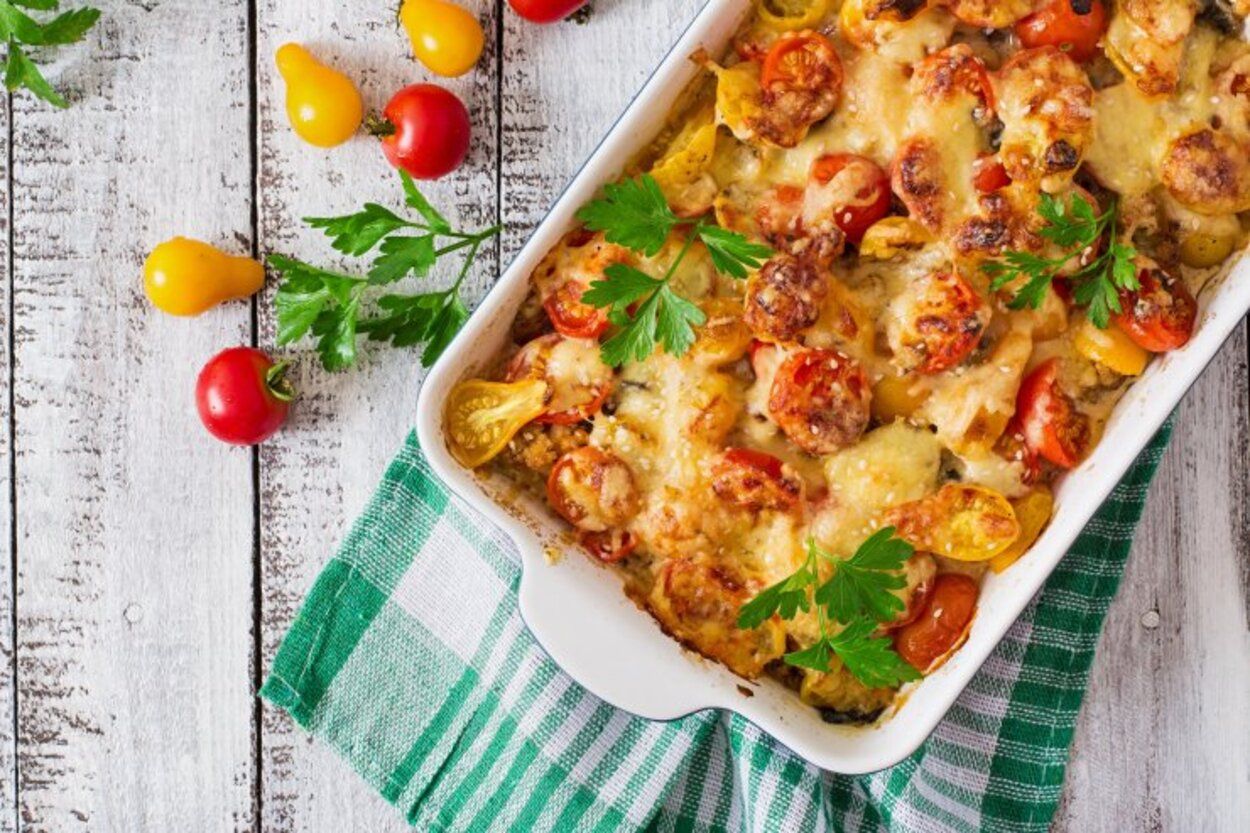 Запеканка с картофелем и сосисками - готовим быстро - простой рецепт - Новини Смачно
