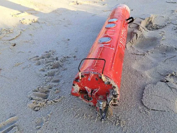 У Литви знайшли на узбережжі розвідувальний гідролокатор Росії У Литви знайшли на узбережжі розвідувальний гідролокатор Росії