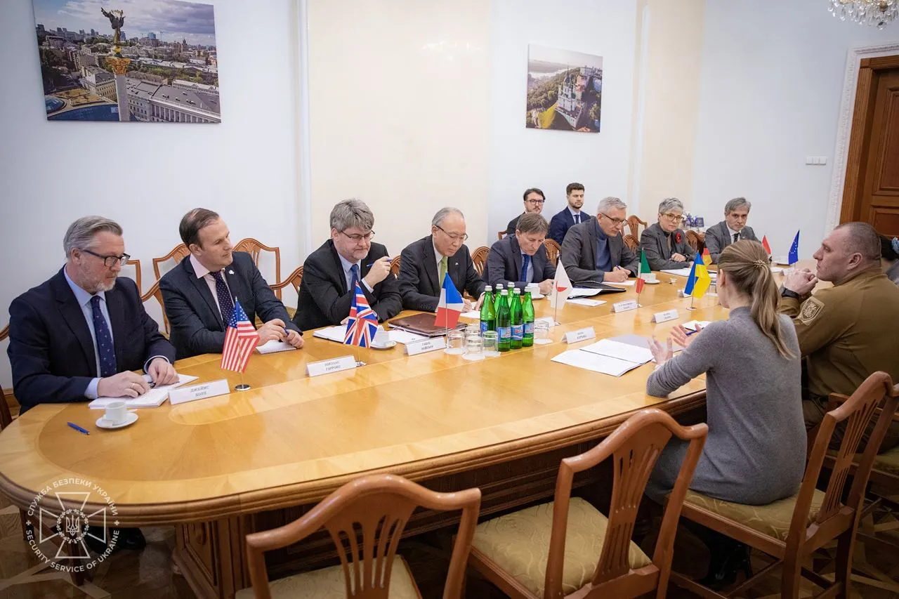 Василий Малюк с послами G7