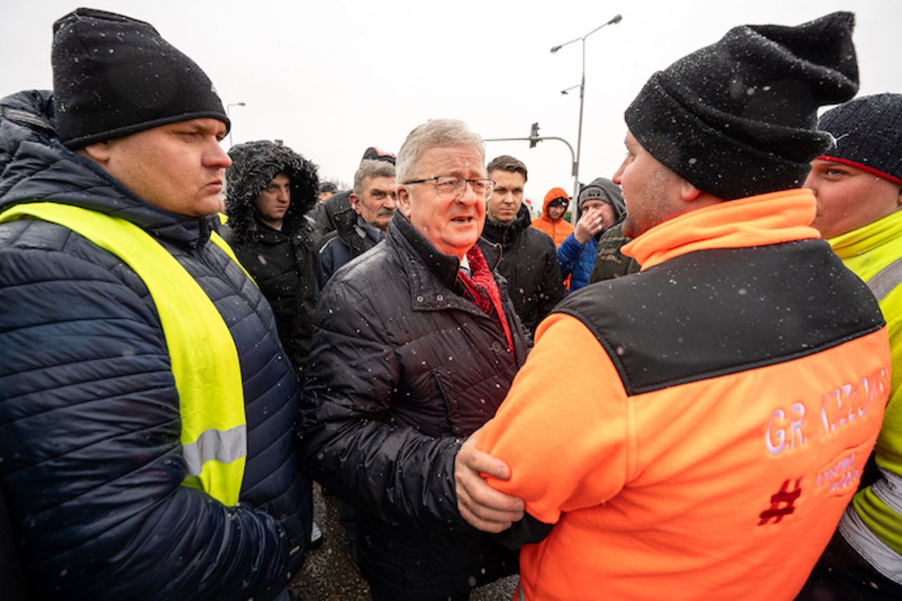 Польский министр просит фермеров разблокировать границу, венгры тоже устроили блокаду - Бизнес