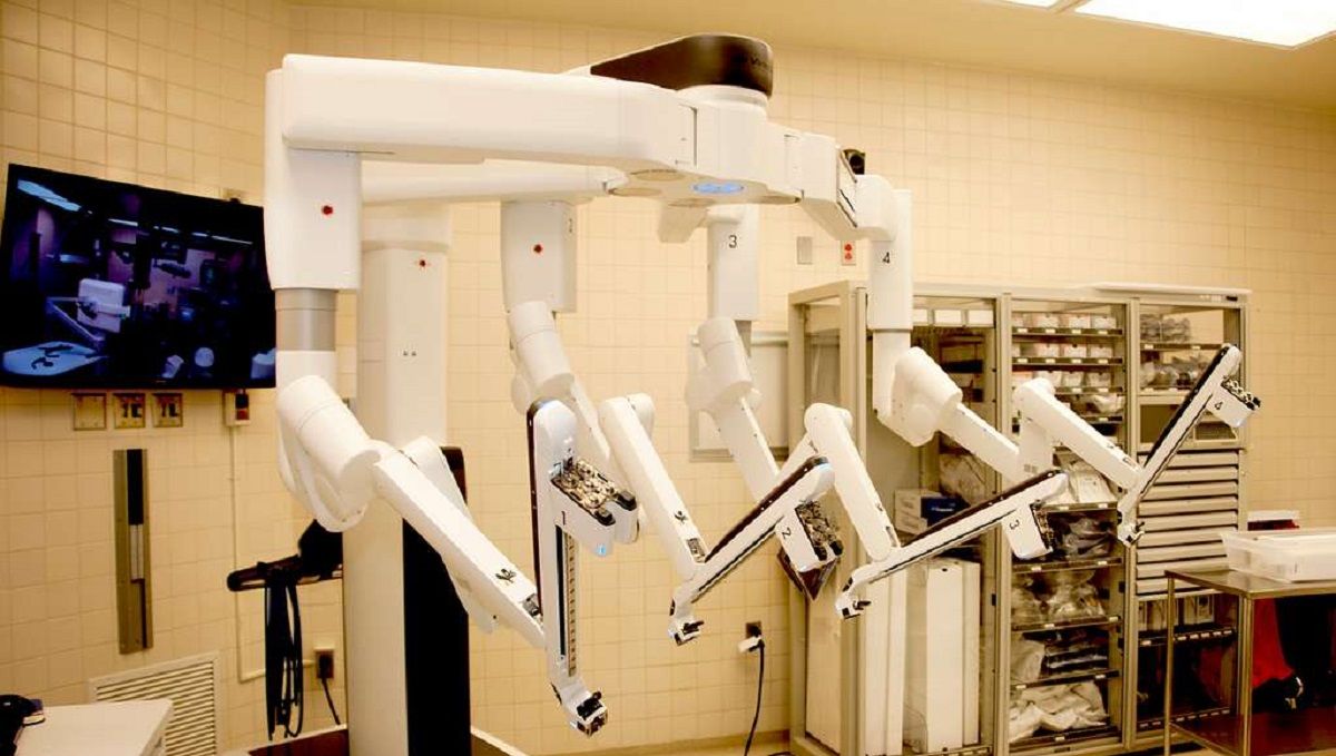 Иск против хирургического робота - женщина погибла из-за ожогов - Техно