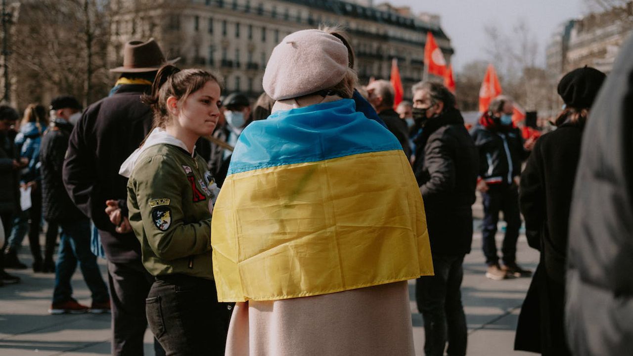 У мережі поширили фейк про депортацію українських біженців У мережі поширили фейк про депортацію українських біженців