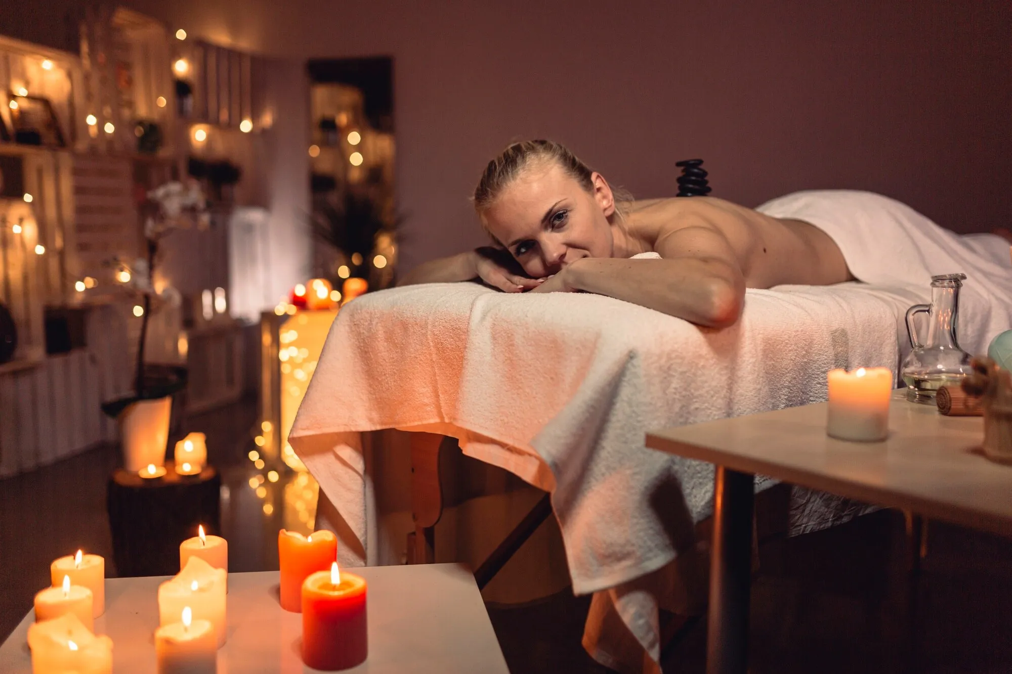 Чуттєвий масаж подарує задоволення жінці
