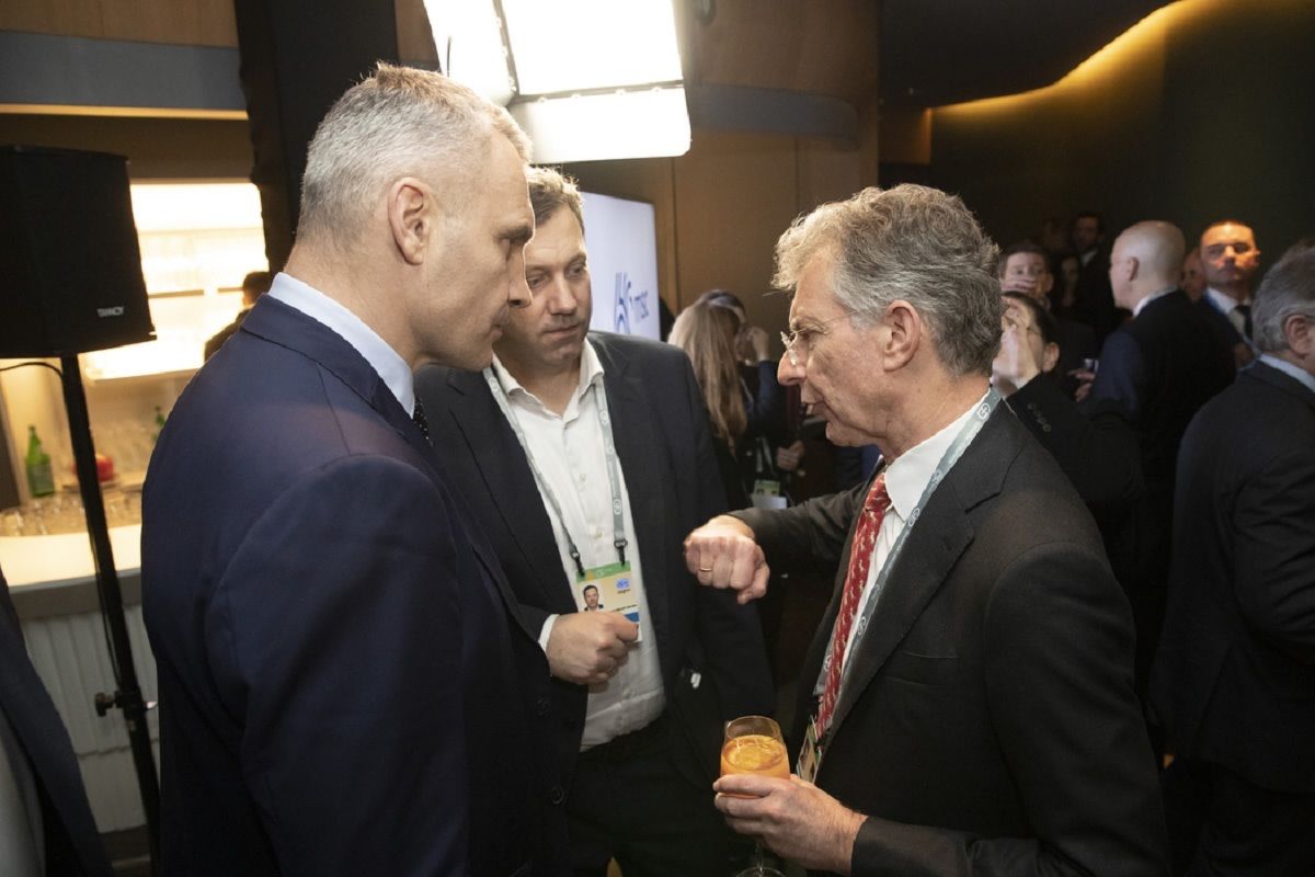 Кличко в Мюнхене: Украина переживает критический момент, помощь была нужна еще позавчера Кличко в Мюнхене: Украина переживает критический момент, помощь была нужна еще позавчера