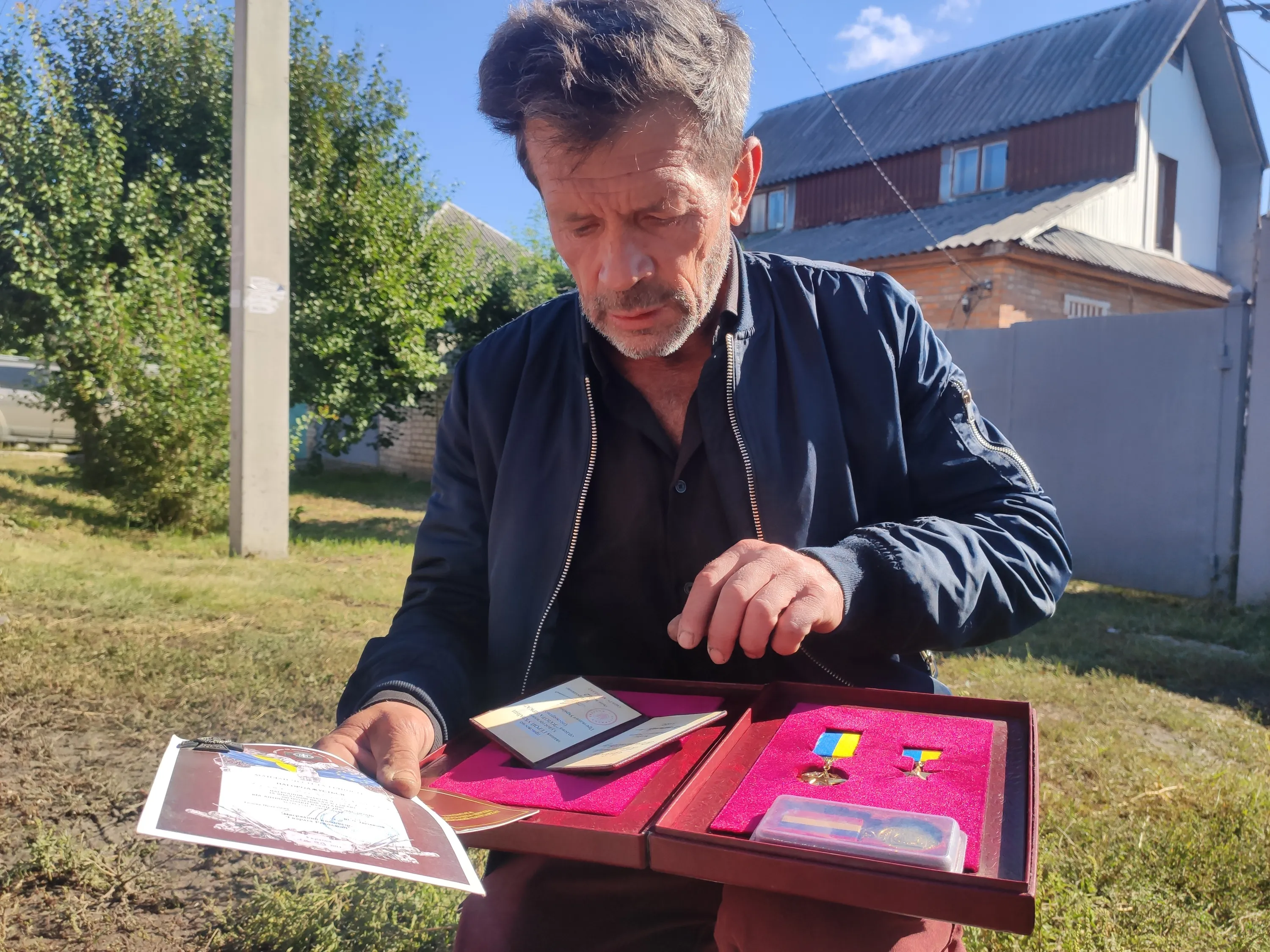 Нагороди сина, які врятував Віталій Нагороди сина, які врятував Віталій