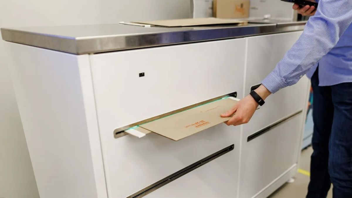 "Коробкомати" на "Новій пошті" "Коробкомати" на "Новій пошті"