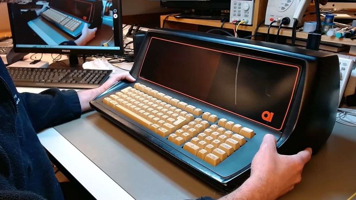 Редкая находка - первые в мире персональные компьютеры нашли в британской школе - Техно Редкая находка - первые в мире персональные компьютеры нашли в британской школе - Техно