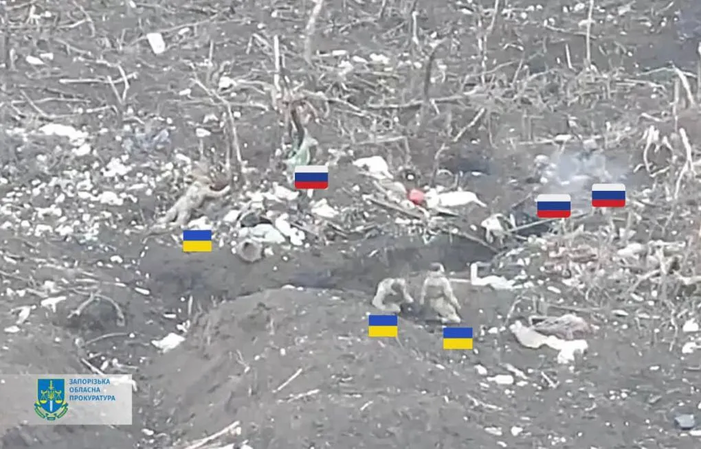 Росіяни розстріляли 3 українських військовополонених біля Роботиного Росіяни розстріляли 3 українських військовополонених біля Роботиного