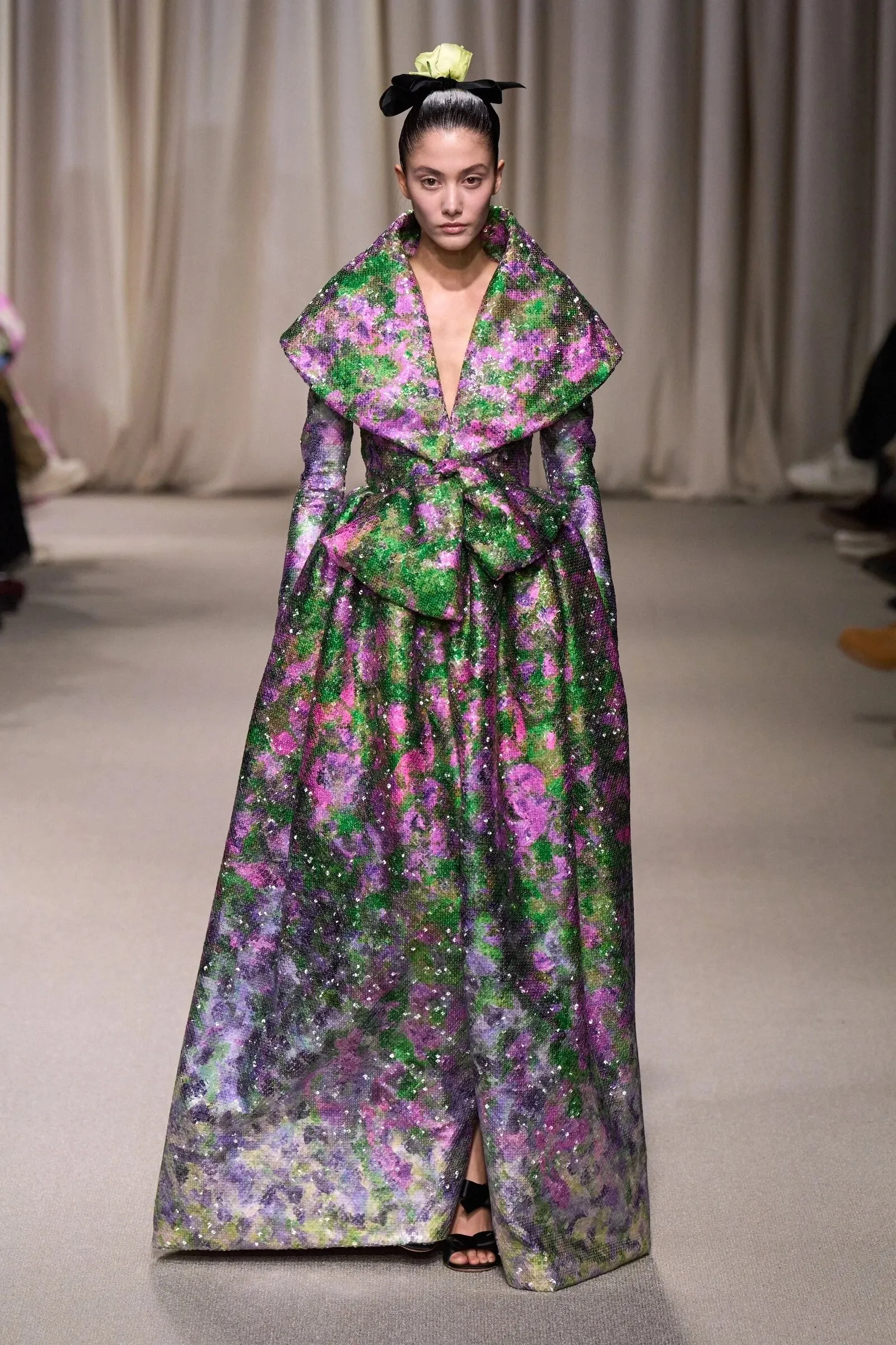 Met Gala 2024 вдохновлено цветочными мотивами и винтажными нарядами