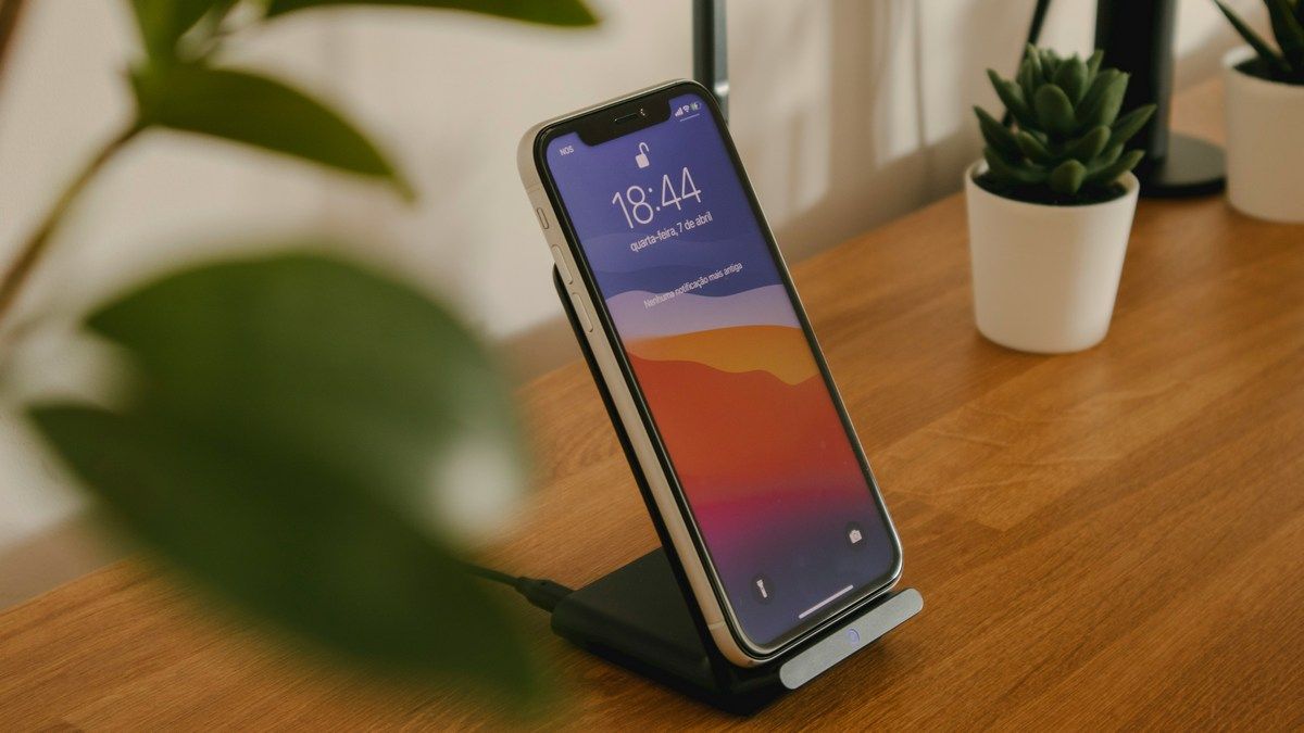 Батарея новых iPhone 15 оказалась даже лучше, чем изначально заявляла Apple Батарея новых iPhone 15 оказалась даже лучше, чем изначально заявляла Apple
