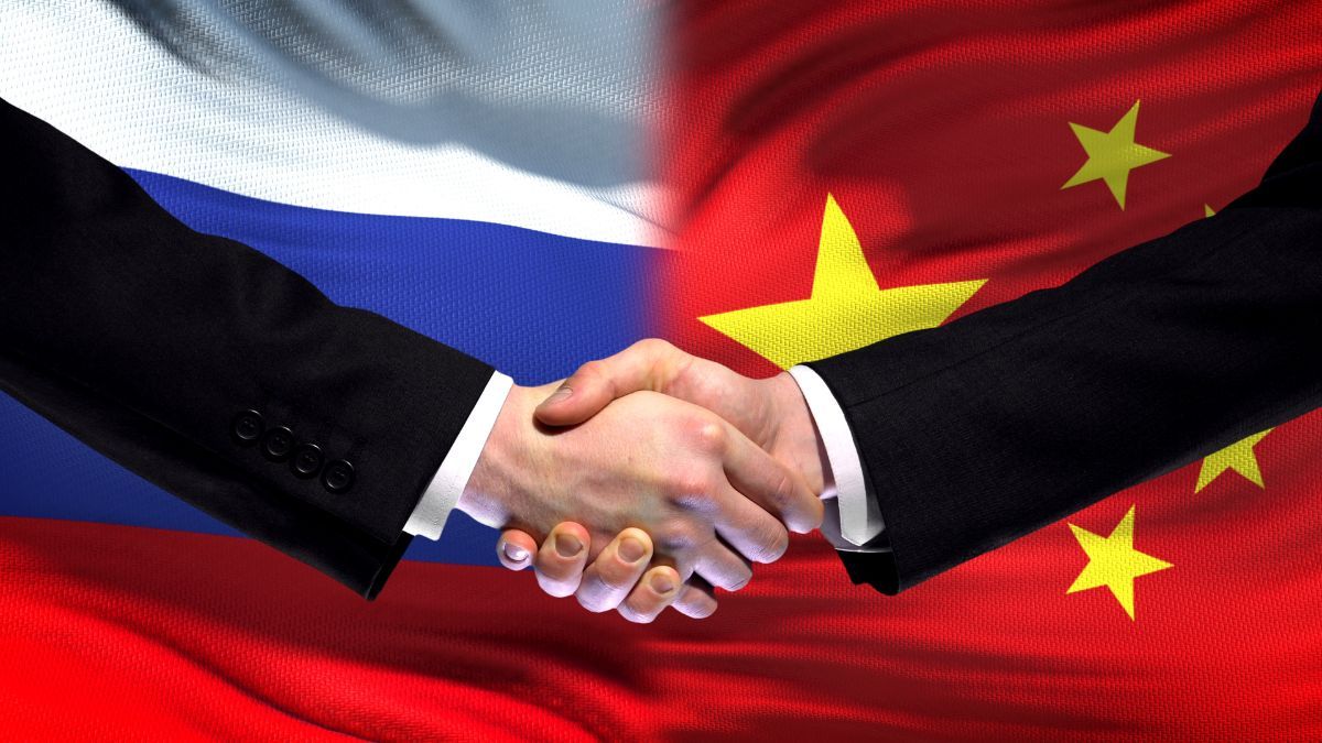 Китай купує російську нафту
