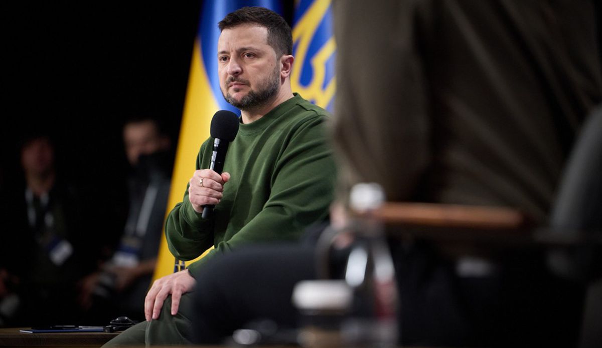 Зеленський відповів на вкиди про його "нелегітимність" Зеленський відповів на вкиди про його "нелегітимність"