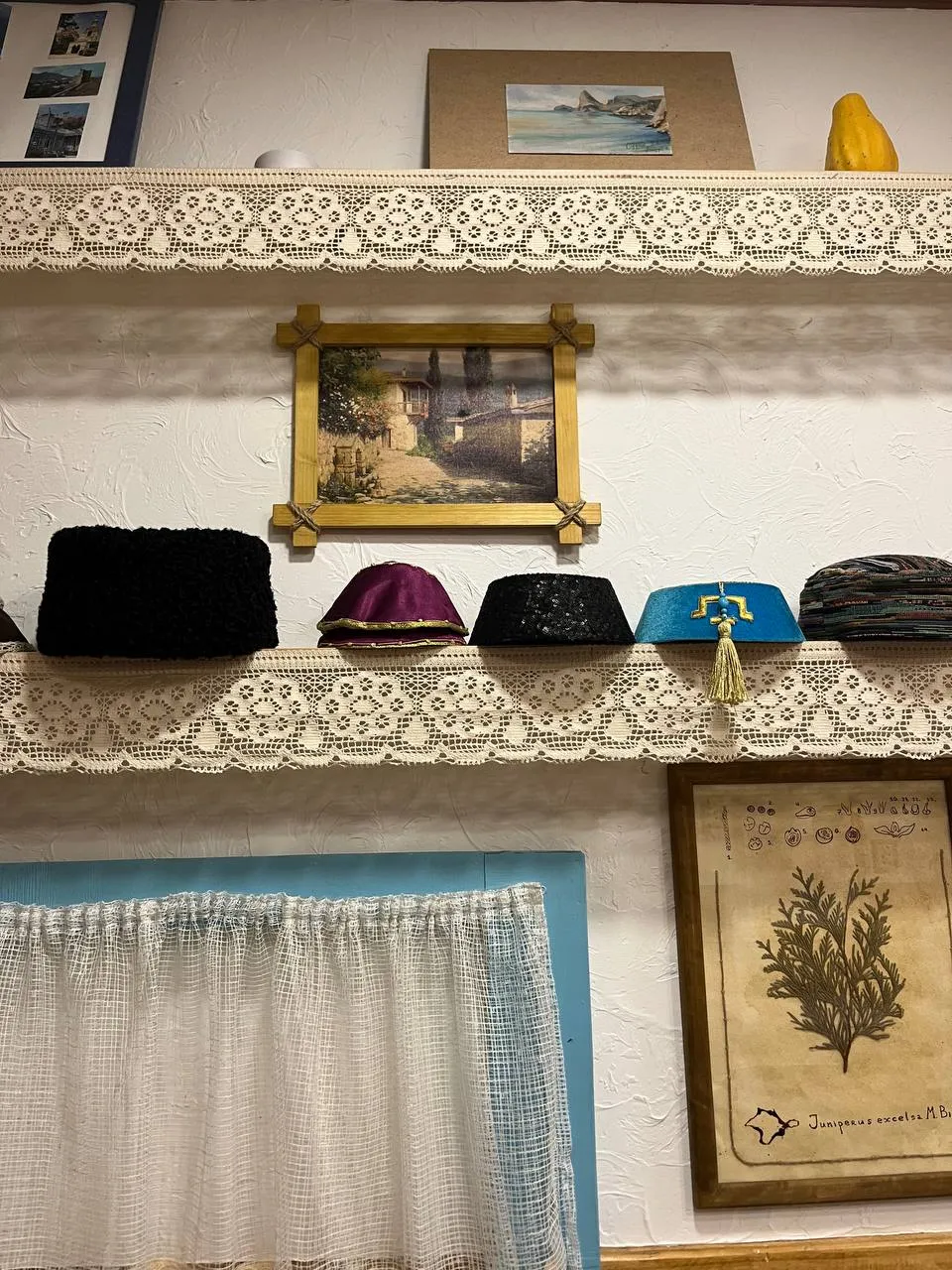 Крымский дворик Крымский дворик