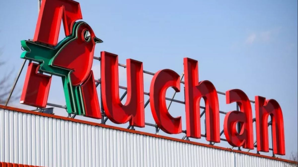 Auchan закриває магазини