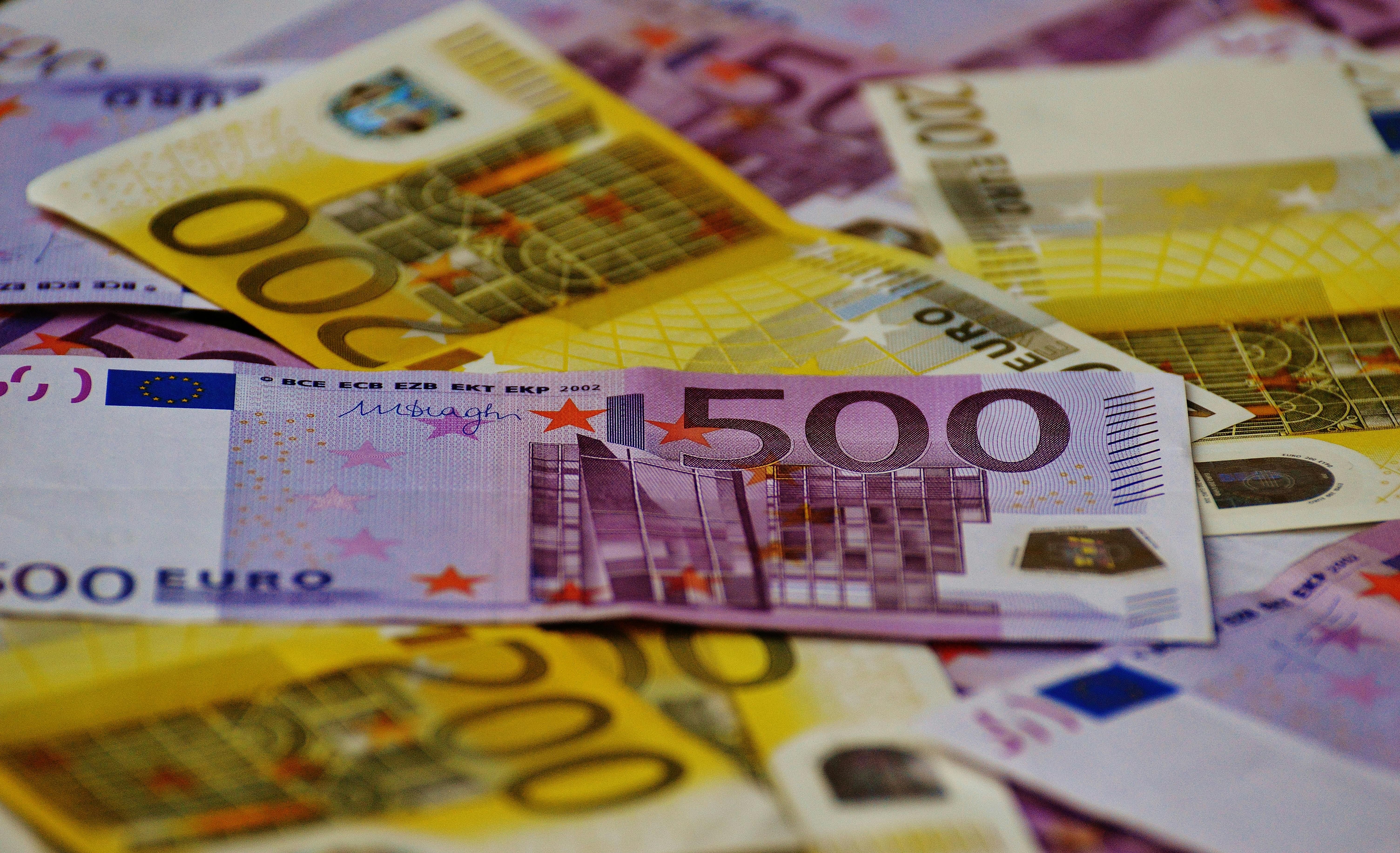 Миттєві платежі в євро