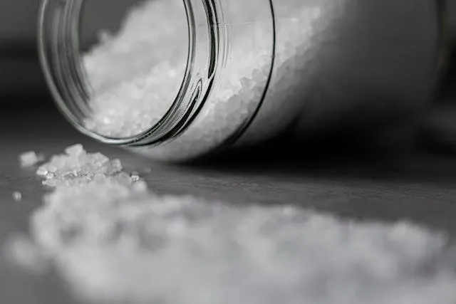 Соль можно использовать для чистки