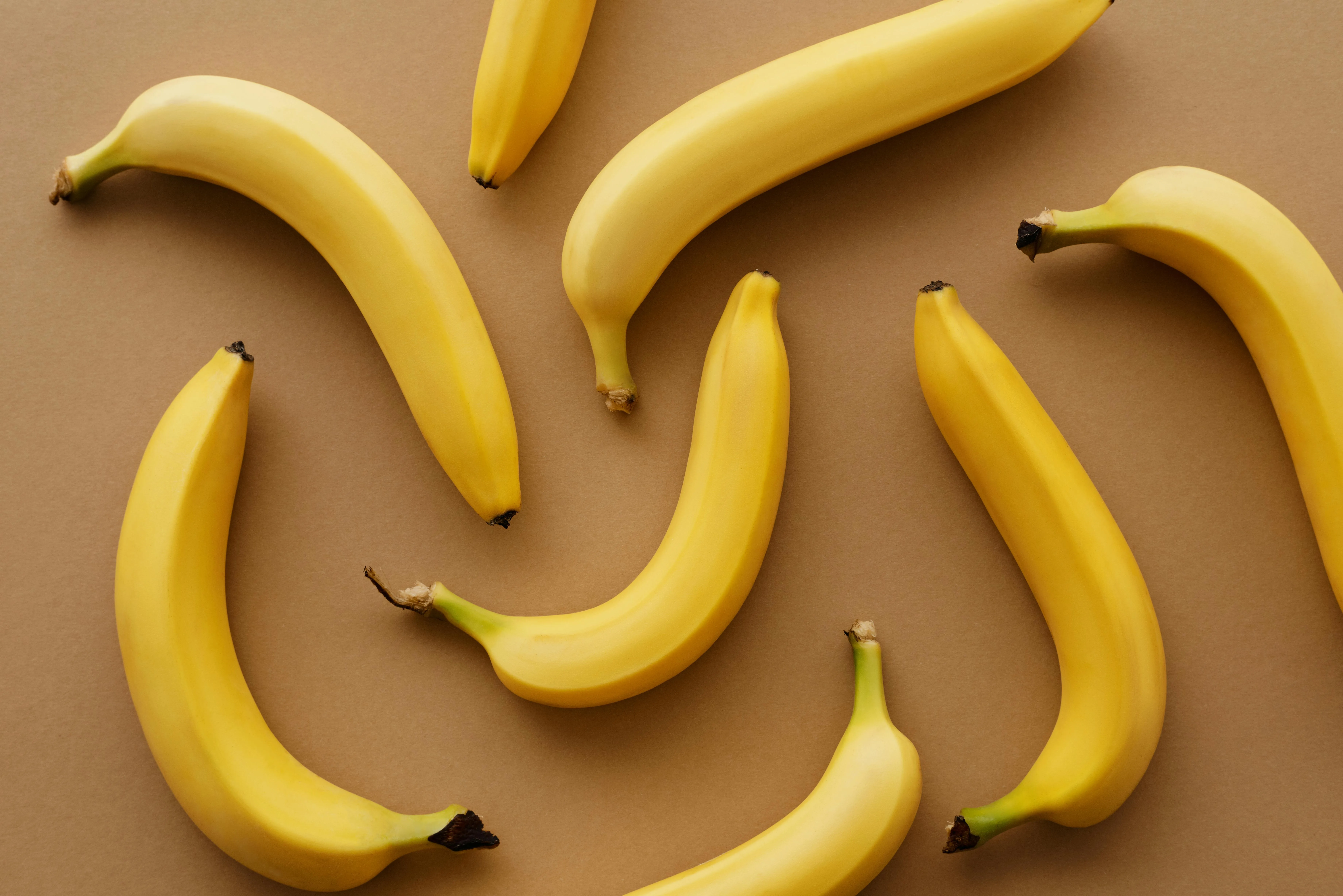 Чтобы банан был свежим, заверните его в пищевую пленку