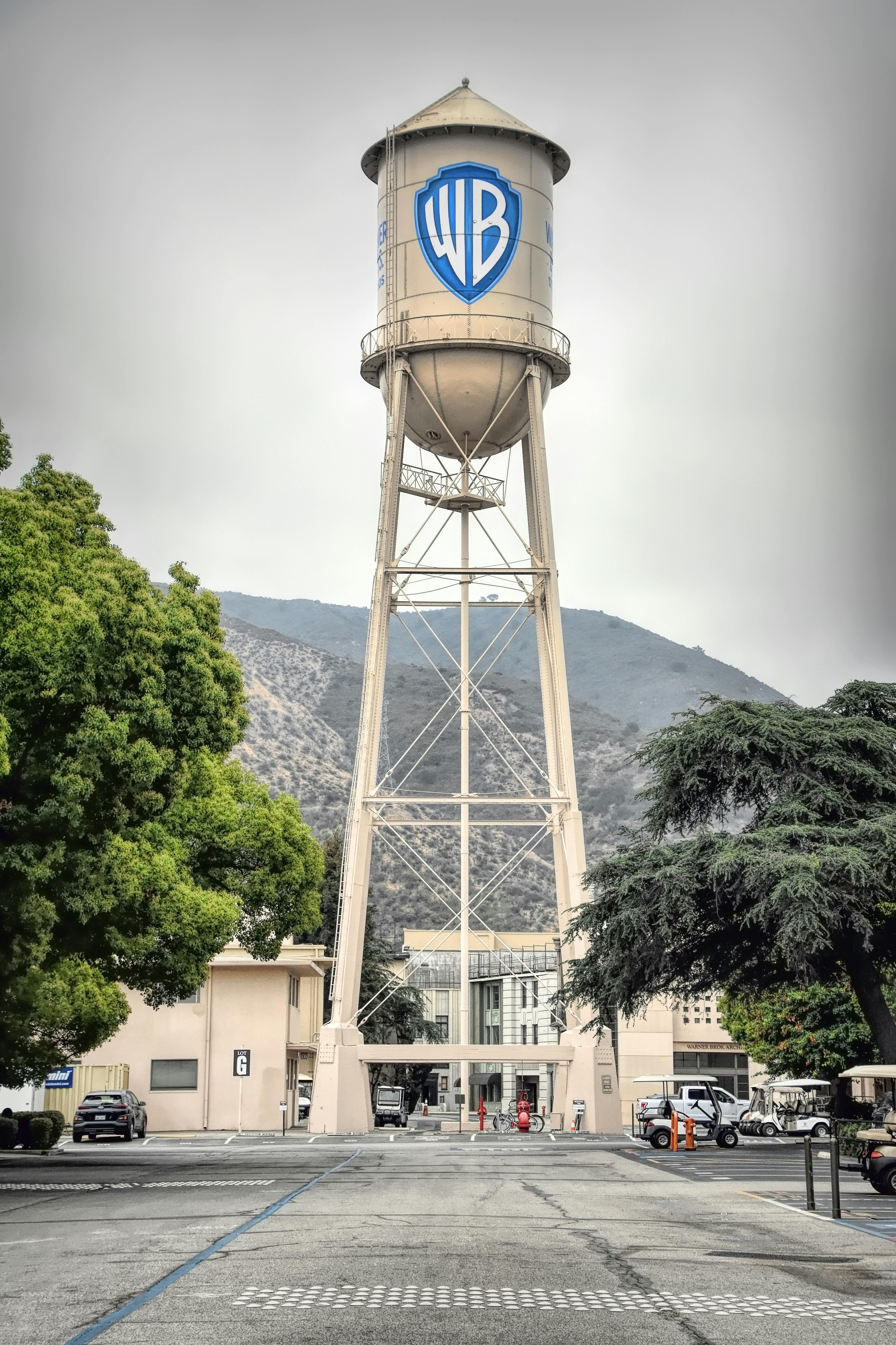 Warner Bros. не будет покупать Paramount Warner Bros. не будет покупать Paramount