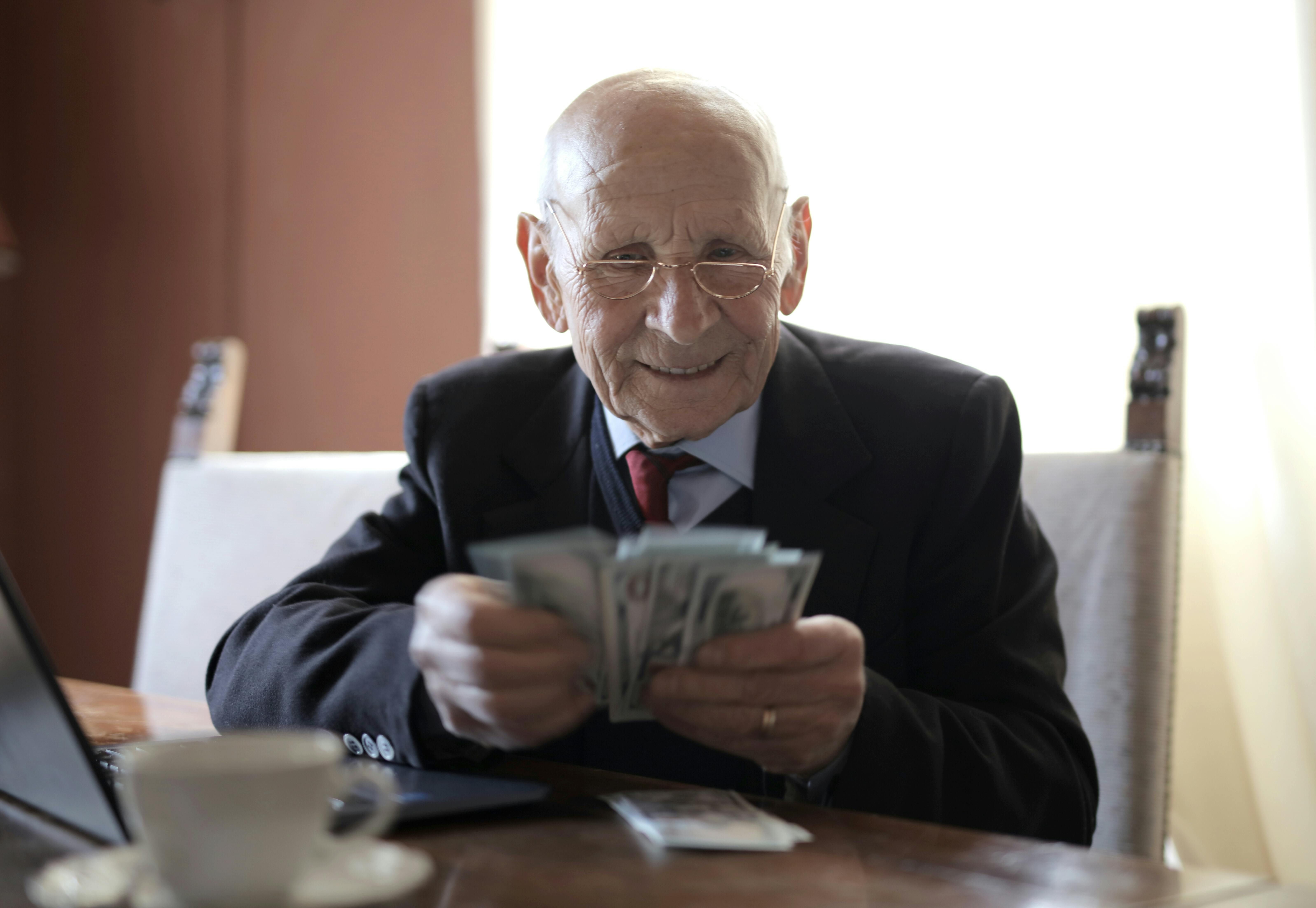 Сколько пенсионеры получат в марте - когда пройдет индексация в 2024 году