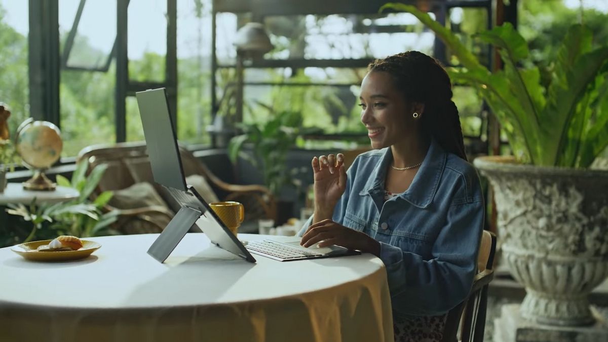 ASUS Zenbook DUO - мощный ноутбук с двумя экранами ASUS Zenbook DUO - мощный ноутбук с двумя экранами