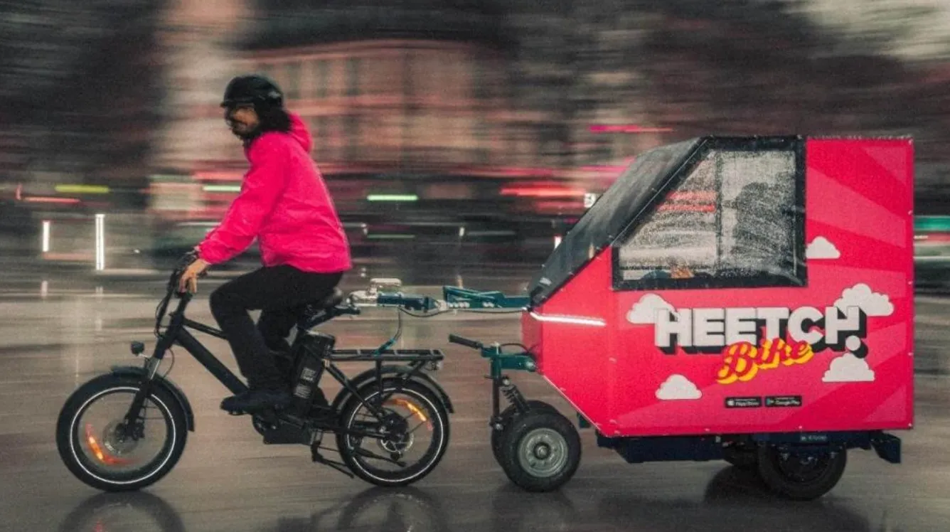 Так выглядят велотакси в Париже Так выглядят велотакси в Париже
