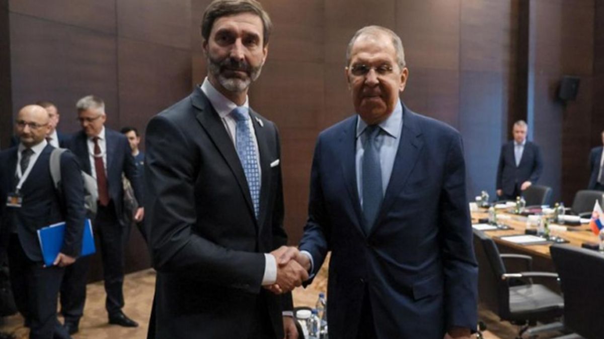 Юрай Бланар и Сергей Лавров жмут руки в Турции Юрай Бланар и Сергей Лавров жмут руки в Турции