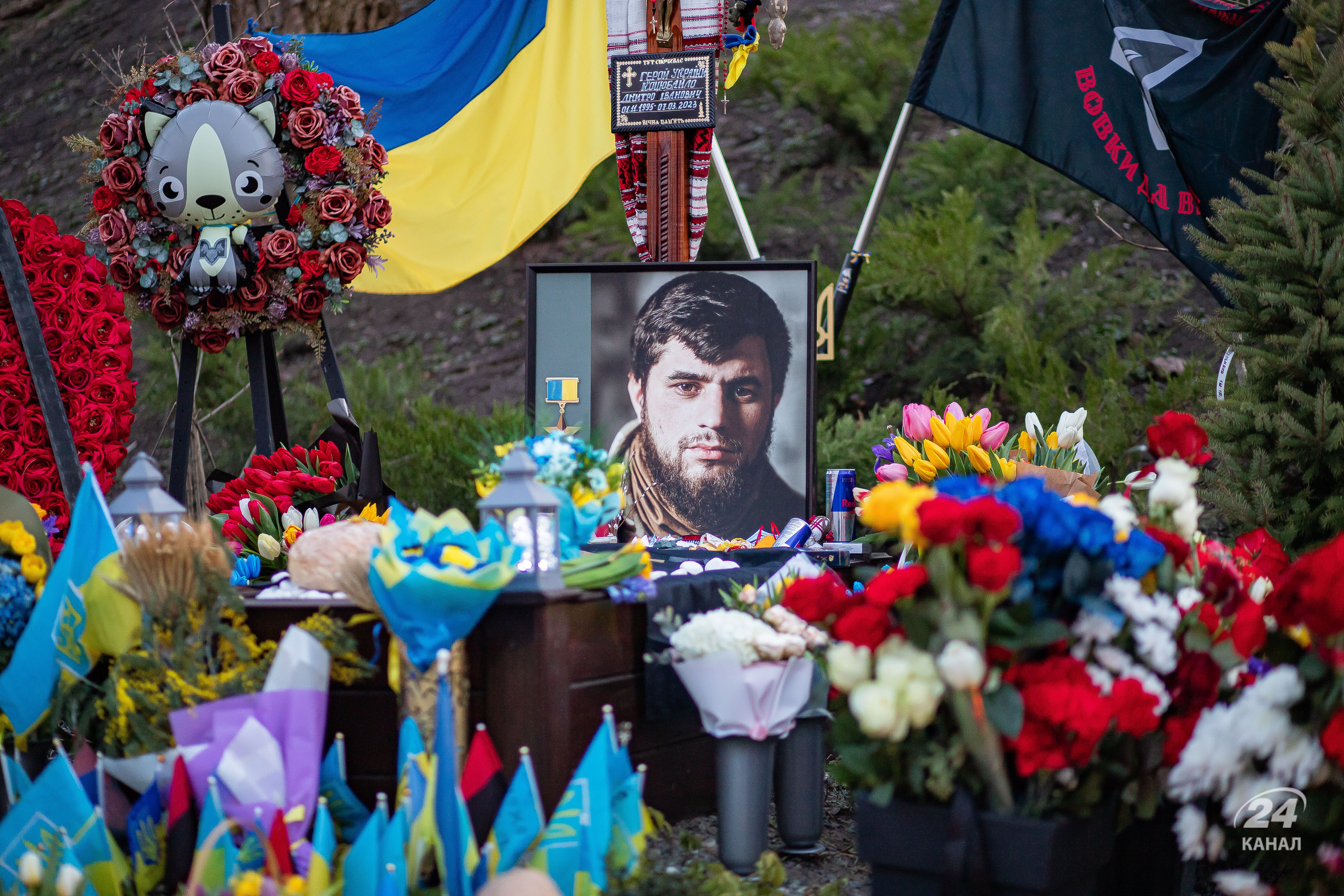 Могила Дмитра Коцюбайла Да Вінчі у Києві