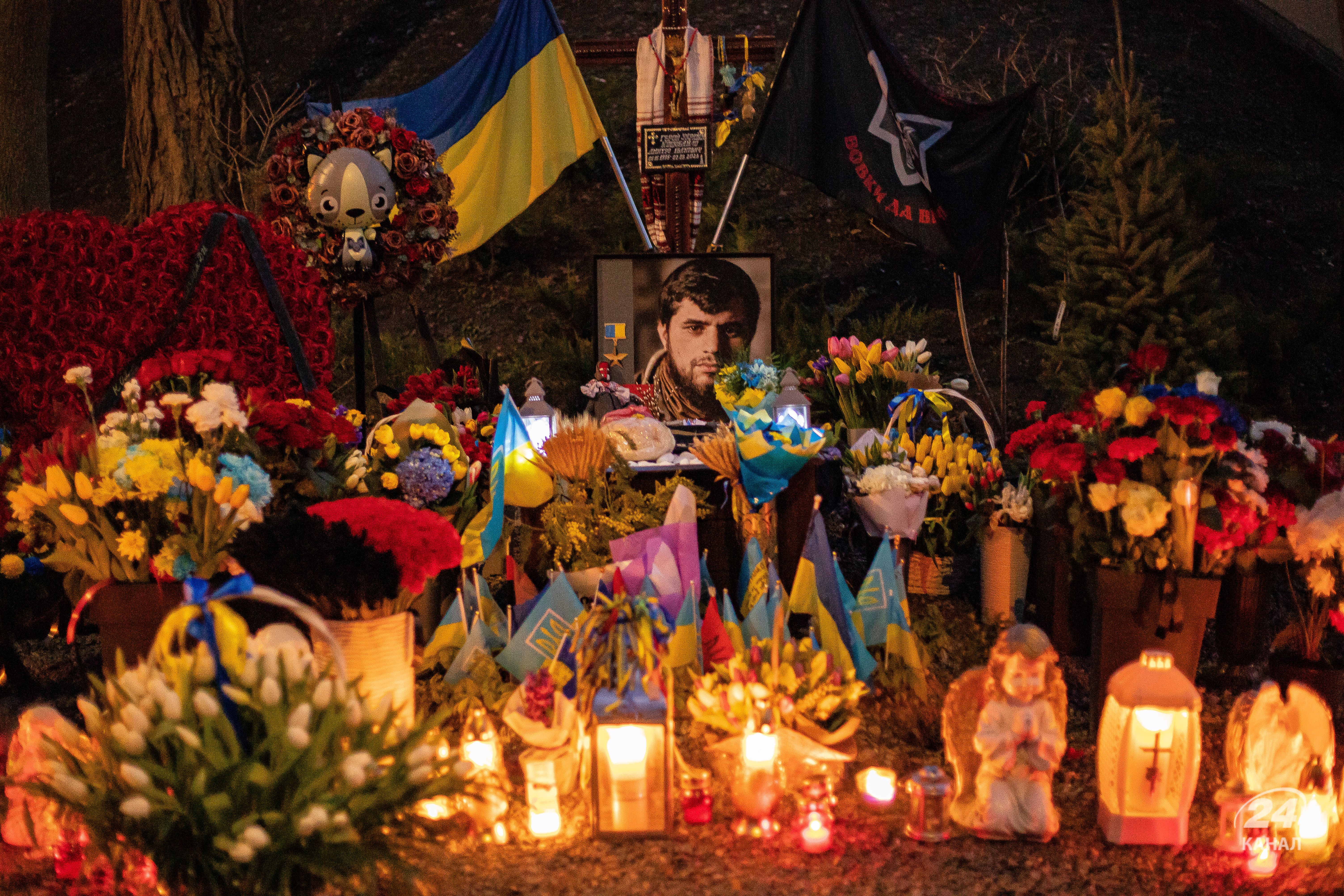 Могила Дмитра Коцюбайла Да Вінчі у Києві