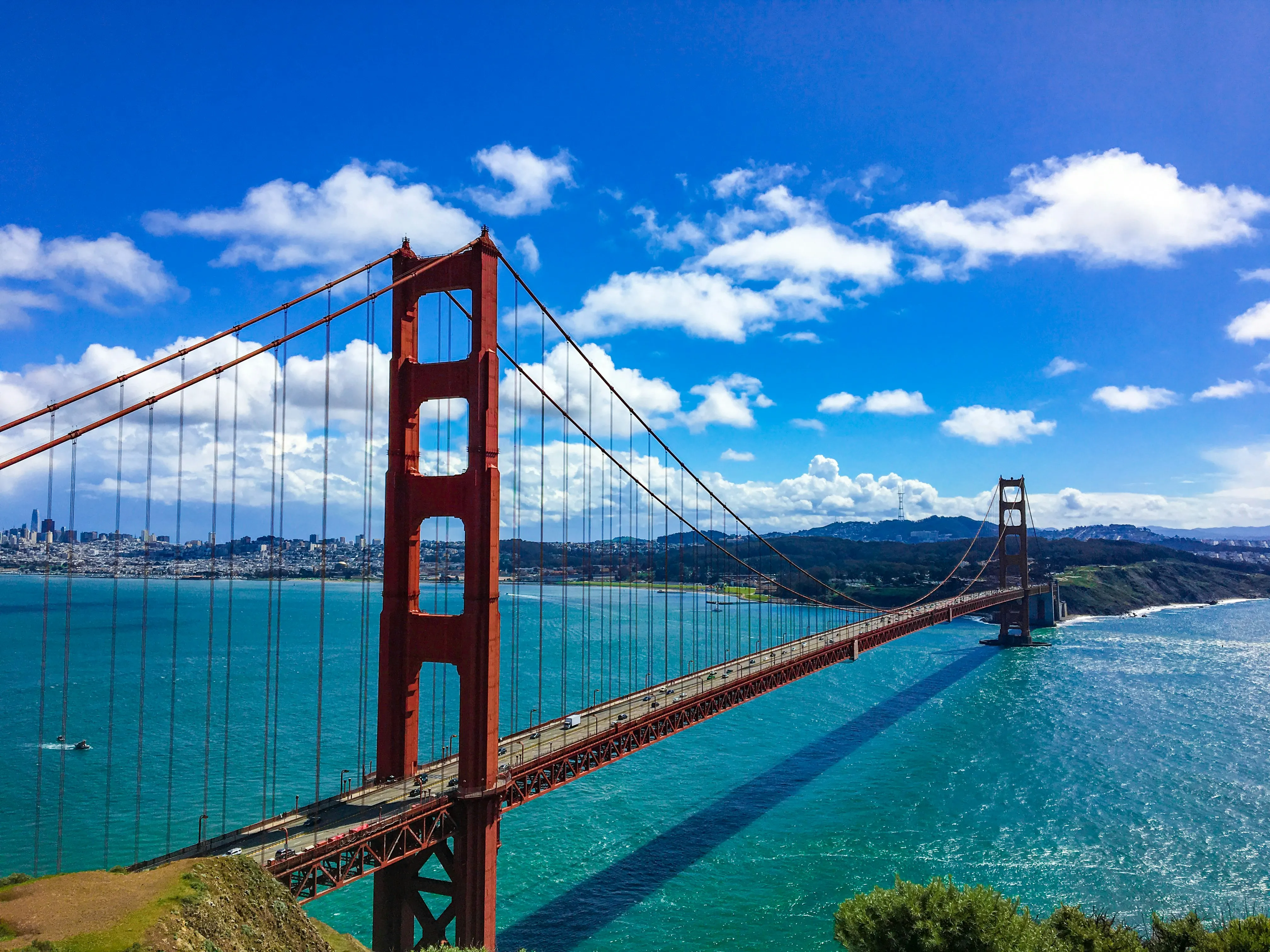 Мост Золотые Ворота в США занял 10 место в рейтинге самых желанных достопримечательностей мира для посещения