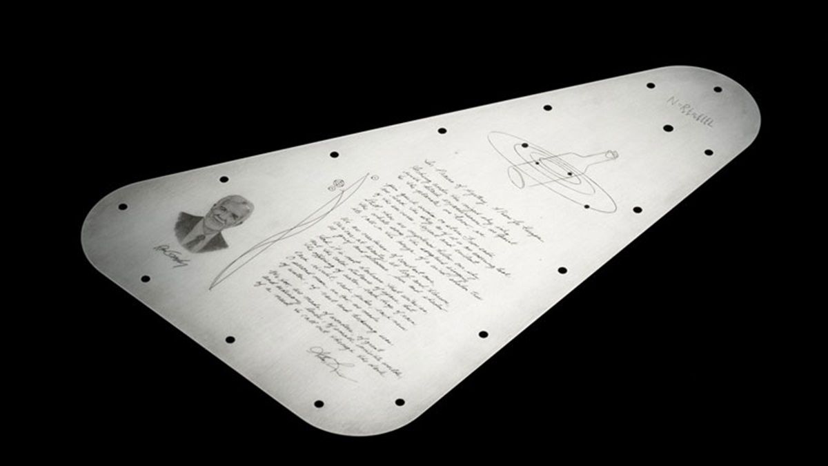 Табличка з апарату Europa Clipper Табличка з апарату Europa Clipper