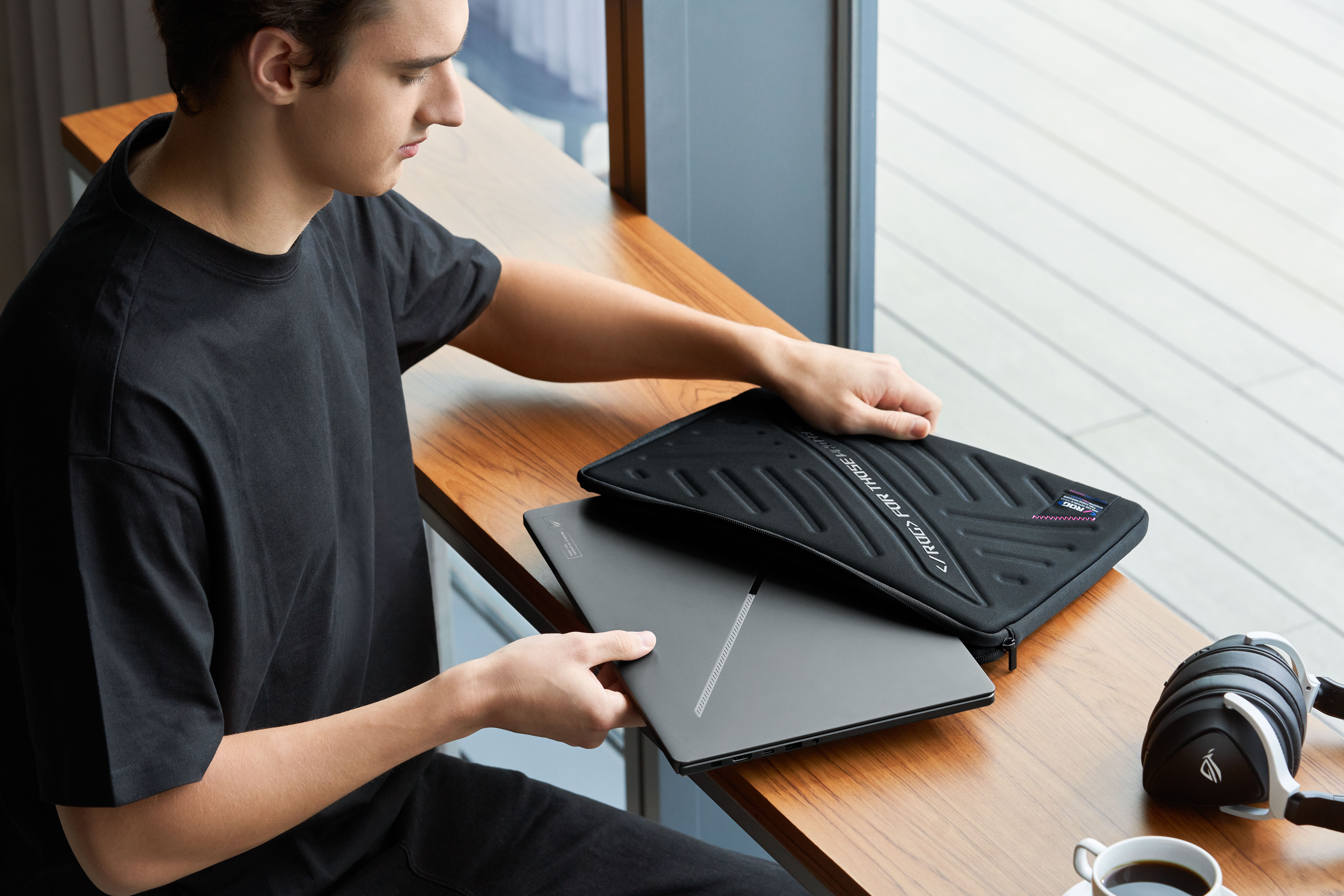 ASUS Zephyrus G16 вже в Україні ASUS Zephyrus G16 вже в Україні