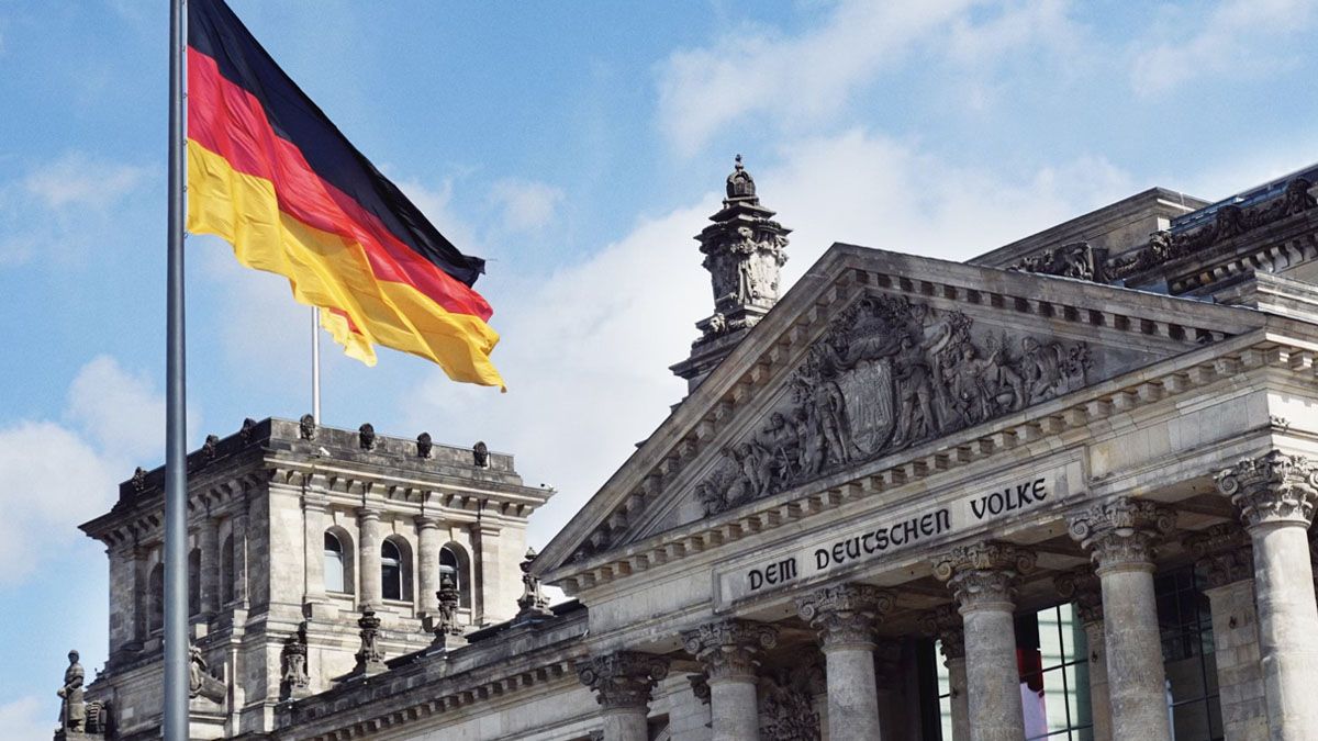 Берлін розконсервовує бомбосховища та встановлює сирени - 24 Канал Берлін розконсервовує бомбосховища та встановлює сирени - 24 Канал