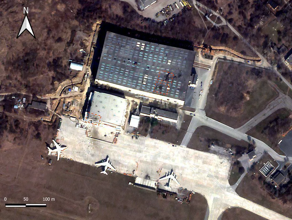 Супутникові знімки авіазаводу у Таганрозі, де був літак А-50
