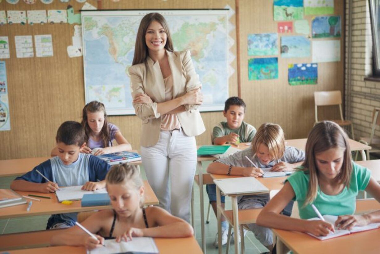 Зарплата учителя 2024 - образовательную субвенцию в этом году увеличат Зарплата учителя 2024 - образовательную субвенцию в этом году увеличат