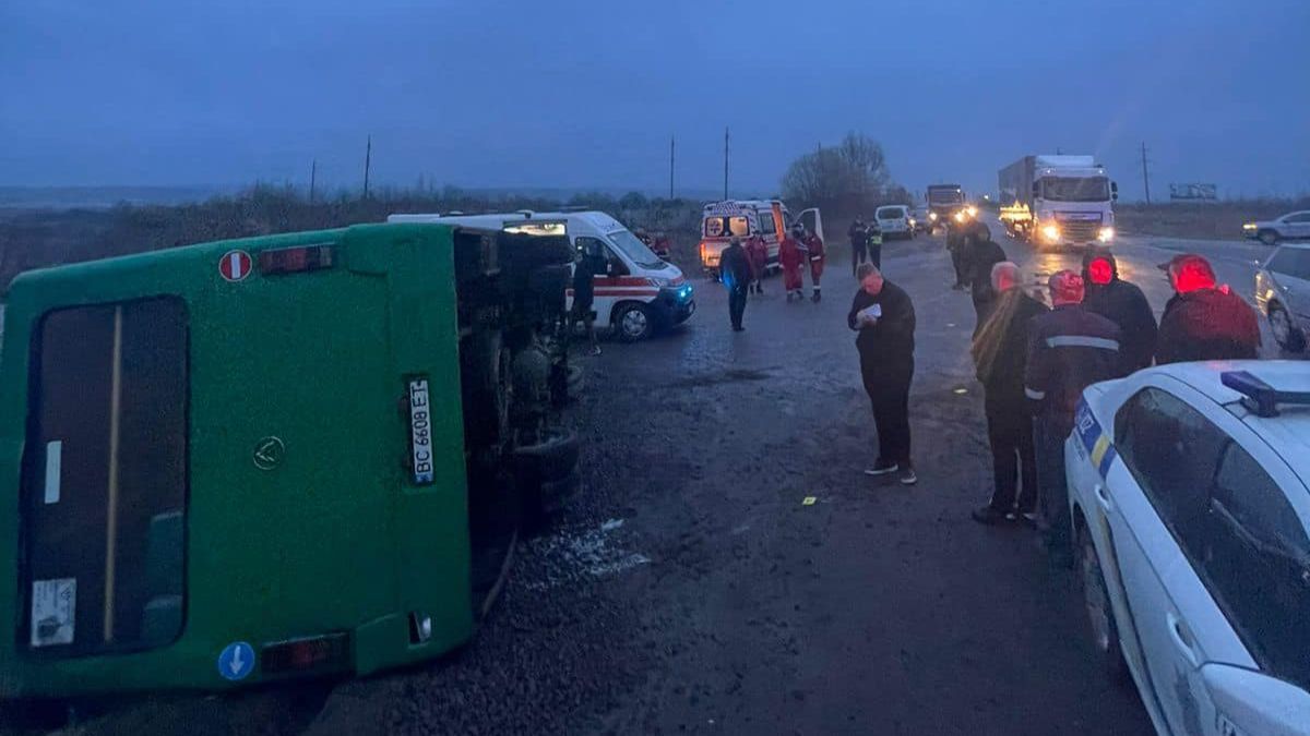 На Львівщині сталась ДТП з рейсовим автобусом