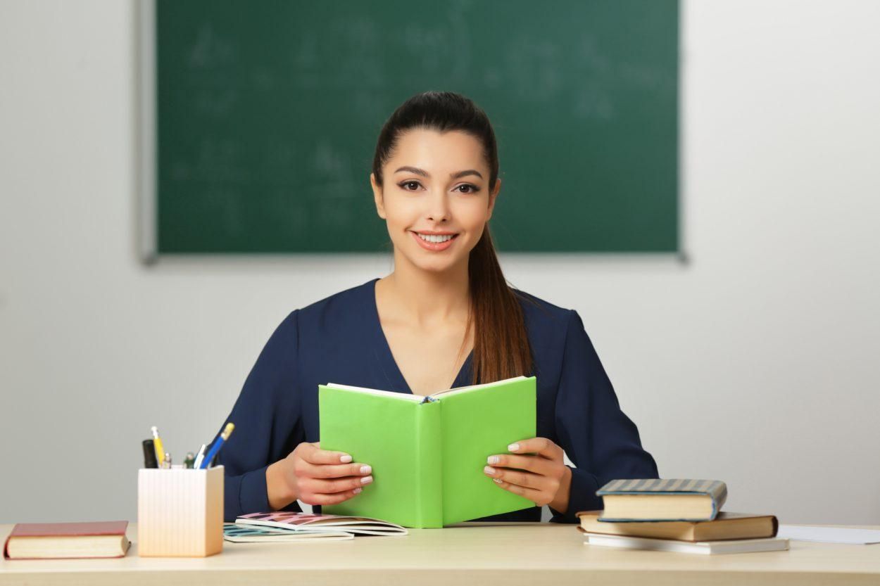 Зарплата учителя 2024 - какие надбавки могут получать педагоги и что изменится Зарплата учителя 2024 - какие надбавки могут получать педагоги и что изменится