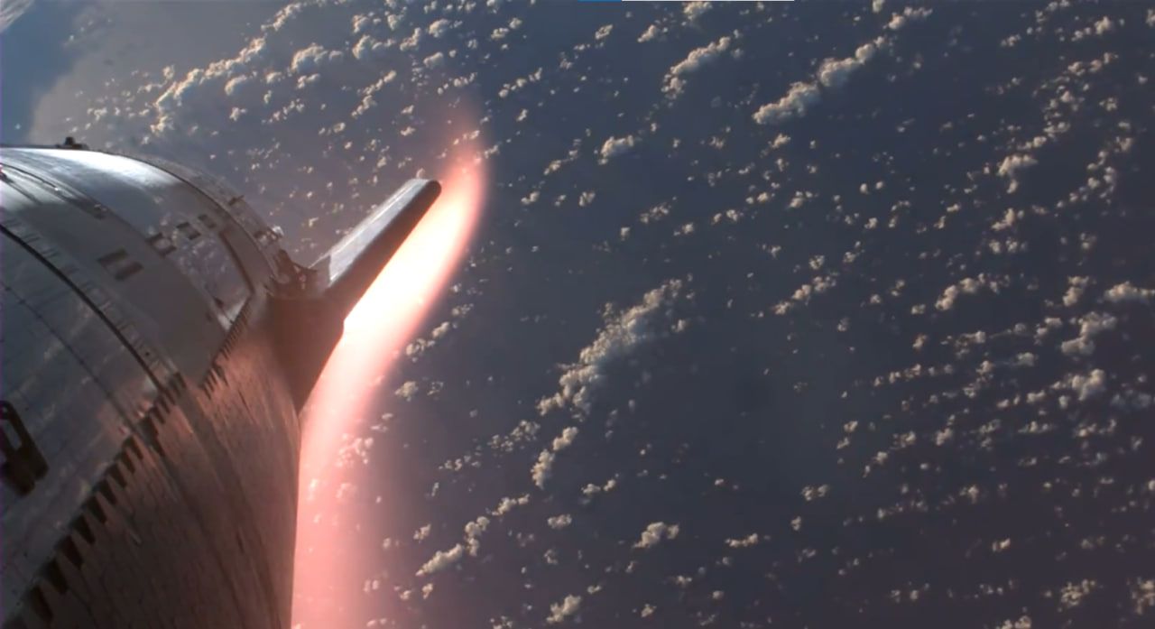 Starship спускается на Землю Starship спускается на Землю