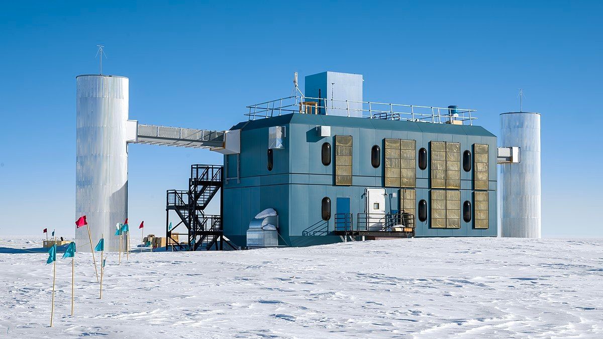 Ученые заявляют, что зафиксировали семь проявлений нейтрино Ученые заявляют, что зафиксировали семь проявлений нейтрино